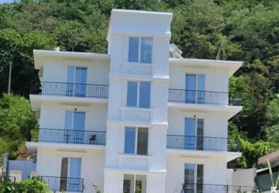 Hotel Fama Škalngur Eksteriør bilde