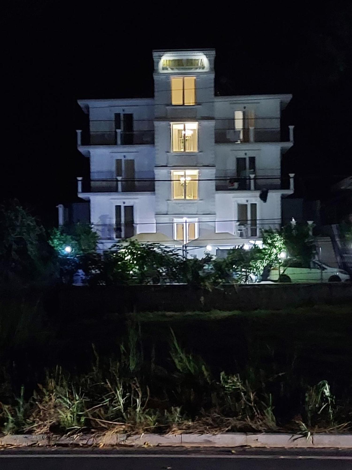 Hotel Fama Škalngur Eksteriør bilde