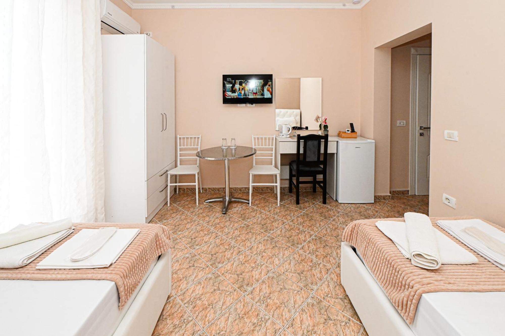 Hotel Fama Škalngur Eksteriør bilde